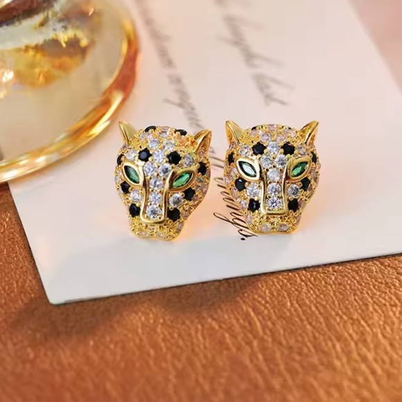Panthere Gold Green Eyes Stud Earrings - Picture 5 of 7